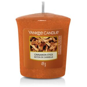 Yankee Candle - votivní svíčka Cinnamon Stick (Skořicová tyčinka) 49g (Vonné tajemství dovezených svazečků skořice s hřebíčkem.)