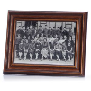 Dřevěný rámeček na foto - středně široký, tmavě hnědý LIRA Pro velikost foto: 21x29,7cm - A4, zasklení: Sklo