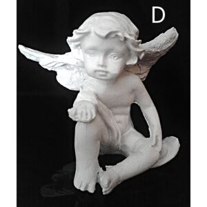Sedící andělíček posílající polibek pravou rukou 5 x 5 x 4 cm bílý polyresin