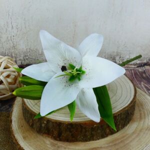 Bílá latexová lilie- 35 cm