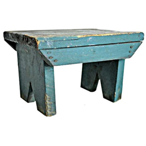 Patinovaná vintage stolička v modré barvě