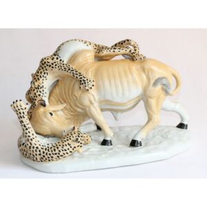 Porcelánová soška - Býk a levharti