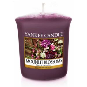 Yankee Candle - votivní svíčka Moonlit Blossoms 49g (Květiny ve svitu měsíce. Noční procházka s bohatými květinovými tóny a vůní bobulí se čarovně snoubí s tajemným aromatem hřejivé ambry.)