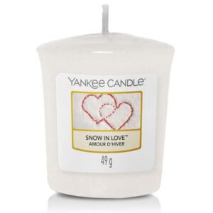 Yankee Candle - votivní svíčka Snow in Love 49g (Do této kompozice krémových dřevitých tónů a křupavosti sněhového prašanu se okamžitě zamilujete.)