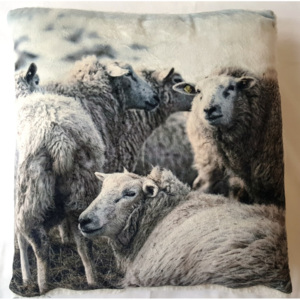 Home collection Dekorační polštářek s beránkem - stádo ovcí 45x45cm