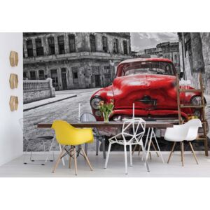 GLIX Fototapeta - Vintage Car Cuba Havana Red Vliesová tapeta - 312x219 cm
