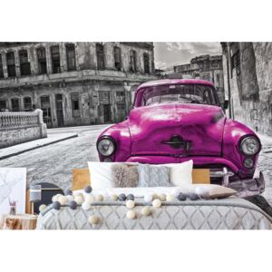 GLIX Fototapeta - Vintage Car Cuba Havana Pink Vliesová tapeta - 368x254 cm