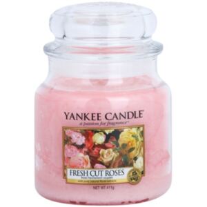 Yankee Candle Fresh Cut Roses vonná svíčka Classic střední 411 g