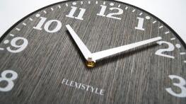 Flexistyle z227 - nástěnné hodiny z šedé dubové dýhy