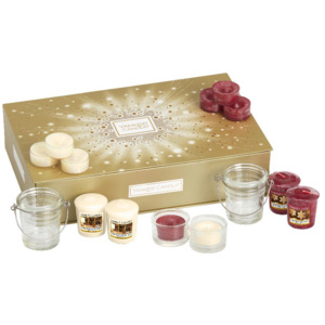 Yankee Candle - dárková sada Holiday Sparkle, 8 čajových svíček, 4 votivní svíčky + 4 svícny (Kouzelná krabička v sobě skrývá 2 nádherné vánoční vůně 