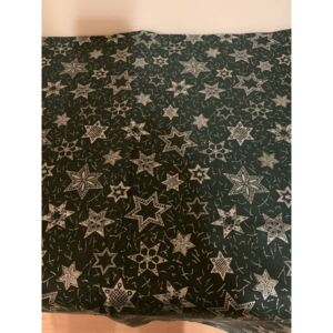 Ubrus - stříbrné hvězdy na zelené, 70 cm x 120 cm