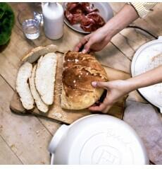 Emile Henry Forma na pečení domácího chleba Specialities granátová, 32,5 x 29,5cm