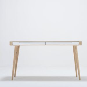 Pracovní stůl z dubového dřeva Gazzda Ena, 140 x 60 x 75 cm