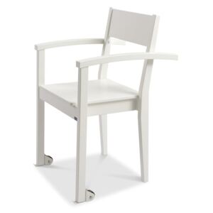 Bílá ručně vyráběná jídelní židle z masivního březového dřeva s kolečky Kiteen Joki