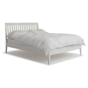 Bílá ručně vyráběná dvoulůžková postel z masivního březového dřeva Kiteen Matinea, 160 x 200 cm