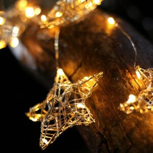 Dekorativní LED světelný závěs ve tvaru hvězdiček DecoKing Star, délka 75 cm