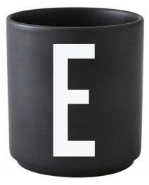 Černý porcelánový hrnek Letter E Design Letters