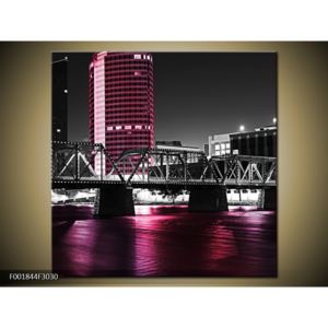 Obraz růžově nasvíceného města (F001844F3030)