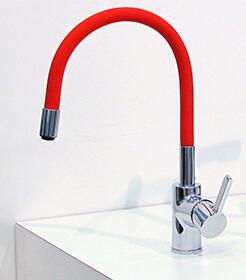 Dřezová vodovodní baterie Flex Color s červeným ohebným ramínkem