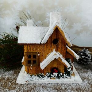 Zimní dekorace- bílý dřevěný domeček s LED osvětlením