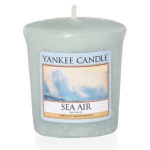 Yankee Candle - votivní svíčka Sea Air 49g (Osvěžující vzduch na hrotu mořské vlny s dotekem vůně soli, bramboříku a růže. Maximálně vzdušná a svěží vůně.)