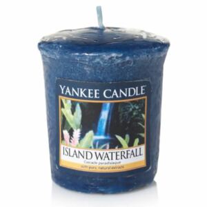 Yankee Candle - votivní svíčka Island Waterfall 49g (Chladivá mlha tropického vodopádu, zbarvená voňavou frézií a leknínem.)
