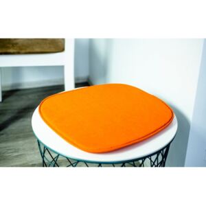 M&K Sedák na židli oranžový, 39x37cm