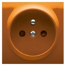 Simon Kryt jednonásobné zásuvky s uzemněním, s clonkami oranžový