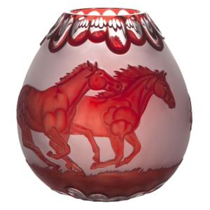 Váza Koně, barva rubín, výška 280 mm