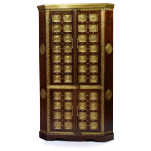 Rohová skříň z palisandrového dřeva zdobená mosazným kováním, 100x55x190cm