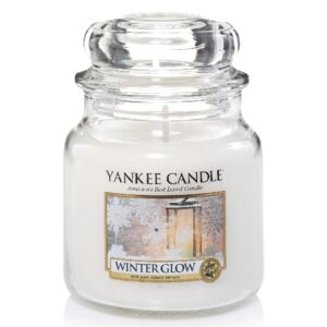 Yankee Candle - Winter Glow 411g (Nádherná vůně zmrzlých listů na zasněžených stromech v chladném vzduchu. Celá scenérie je zalitá zlatě jantarovými paprsky slunce. Elegantní a noblesní vůně.)