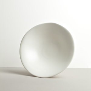 Hluboký talíř nepravidelný tvar bílý MODERN 24 x 23 x 6cm