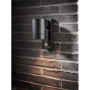 Nordlux Tin Maxi Sensor, venkovní senzorové svítidlo pro svícení dolu z černého kovu, 1x35W, IP54, prům. 7,6cm