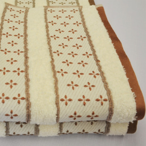 Olzatex bavlněný ručník Izabel béžovo-hnědý 50x90
