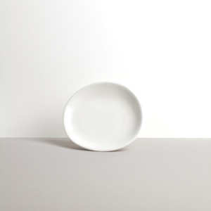 Předkrmový talíř nepravidelný Modern 17 cm bílý