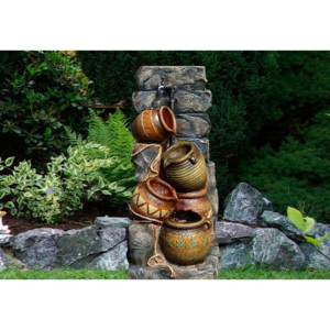 Zahradní kašna - fontána se čtyřmi džbánky
