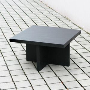 Teakový černý čtvercový stůl L