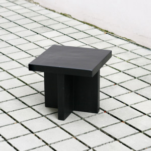 Teakový černý čtvercový stůl S