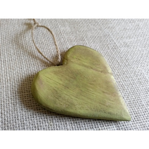 Dřevěné srdce zelené závěs 10cm