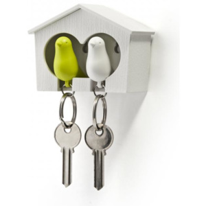 Věšáček na klíče se dvěma klíčenkami QUALY Duo Sparrow, bílá budka/bílá+zelená klíčenka