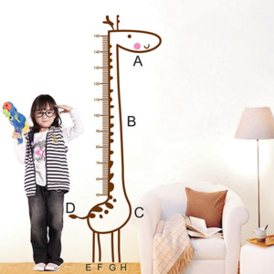 Samolepka na zeď - Dětský metr v podobě žirafy