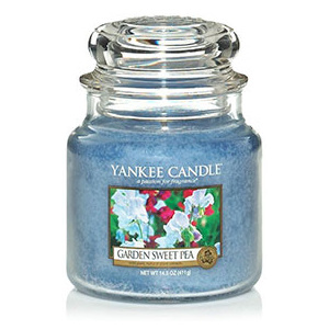 Yankee Candle – vonná svíčka Garden Sweet Pea, střední 411 g