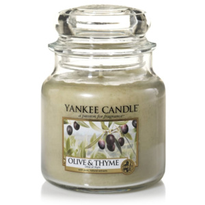 Yankee Candle – vonná svíčka Olive & Thyme, střední 411 g