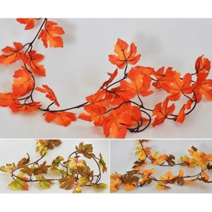 Podzimní závěsná dekorace s listy javoru