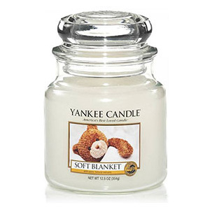 Yankee Candle – vonná svíčka Soft Blanket, střední 411 g