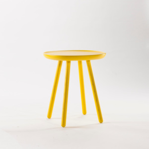Žlutý odkládací stolek z masivu EMKO Naïve Small
