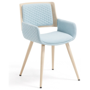Světle modrá židle s dřevěným podnožím a područkami La Forma Andre