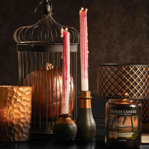 Yankee Candle – červeně odkapávající kónické svíčky Halloween, 2 ks