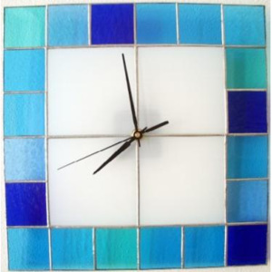 Designnové hodiny vitrážové - modré