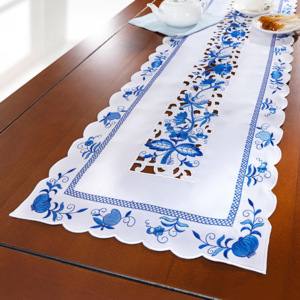 Běhoun na stůl Modrá výšivka, 40 x 140 cm